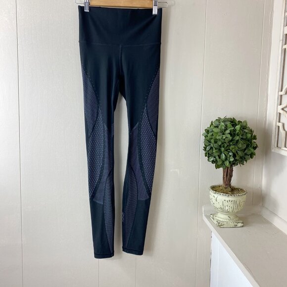 Lululemon Black and White Leggings Size 6 - Picture 12 of 12